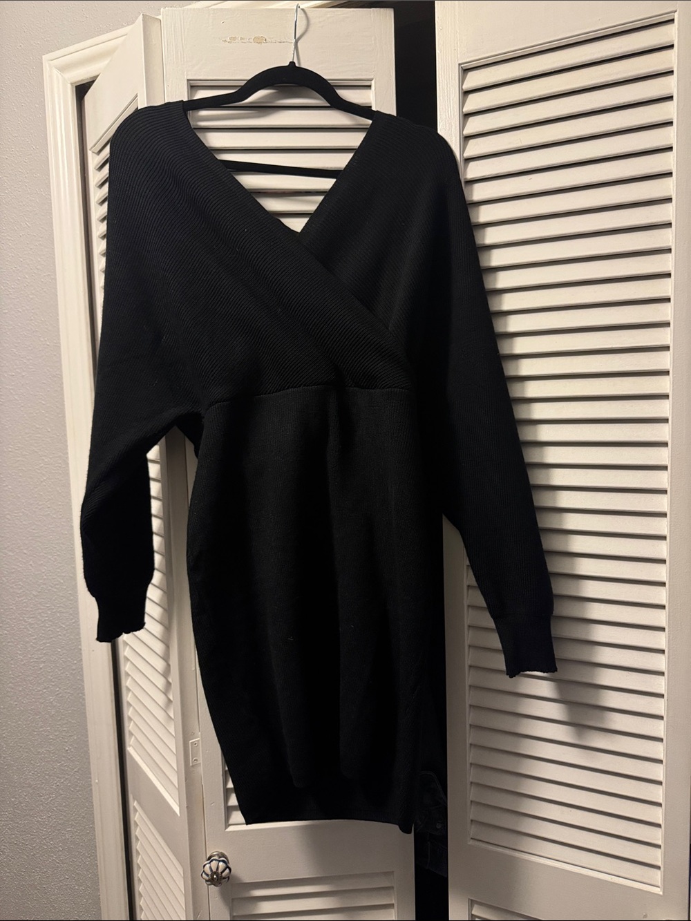 Pretty sure it’s Abercrombie/ no tag Black Knit Dress